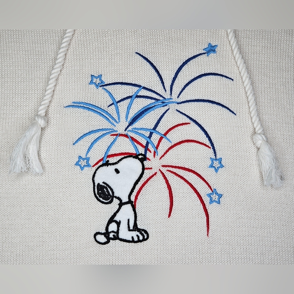 NWT Peanuts Embroidered Snoopy July 4th Fireworks Hooded Sweater Cream Size M - Picture 6 of 13